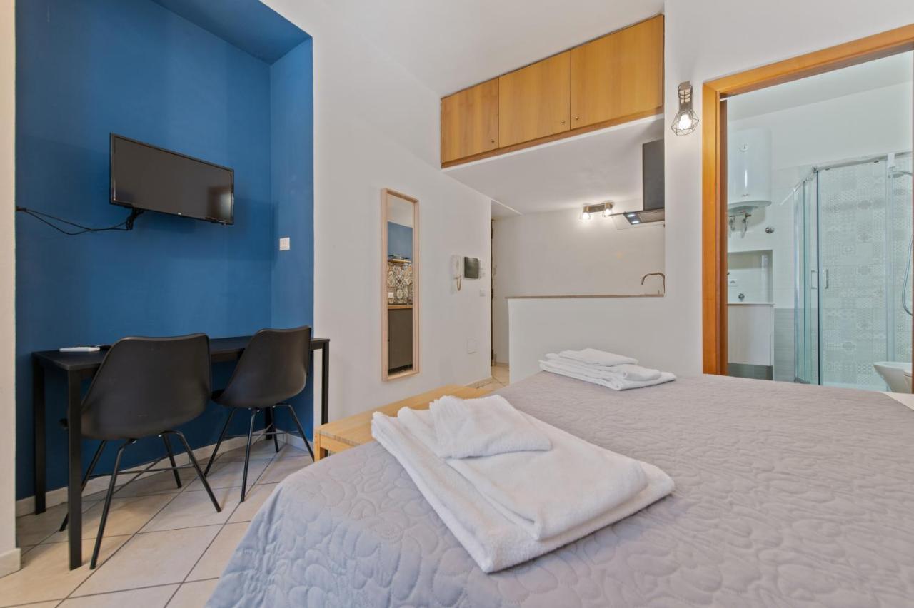 Spaccanapoli - Fully Equipped Studio Appartement